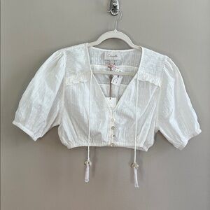 Cleobello Lilo Dobby V Neck Crop Top ivory  size small